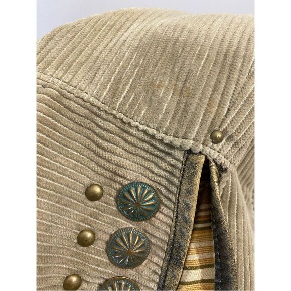 XL, Double D Ranch, tan corduroy with hook & eye closure and stud details. - Picture 5 of 15